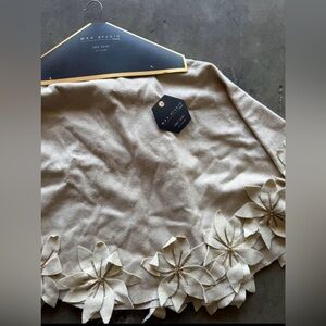 Max studio Christmas tree skirt wool mixed